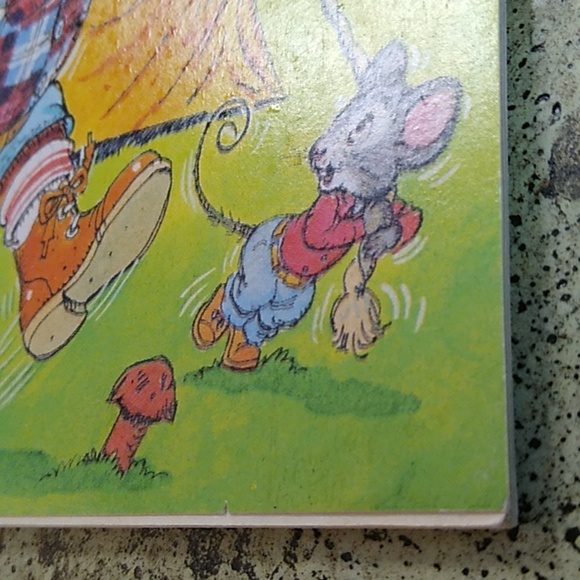 Whiskers Goes Camping Vintage Children's Picture Book Weekly Reader Collectible - Picture 3 of 5